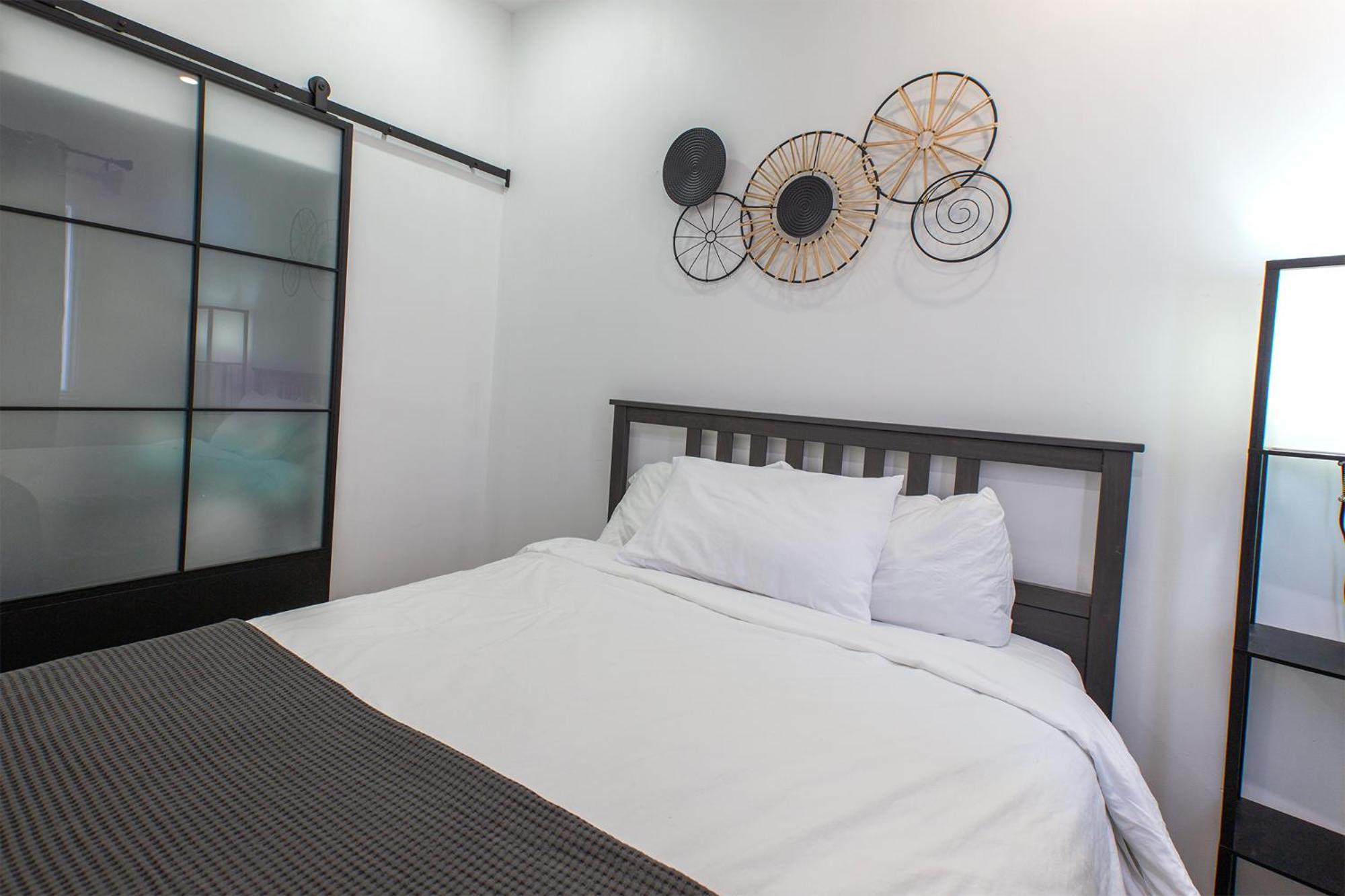5705-Modern 2 Bd / Fully Equipped, Near Dt Mtl Apartment Монреал Екстериор снимка